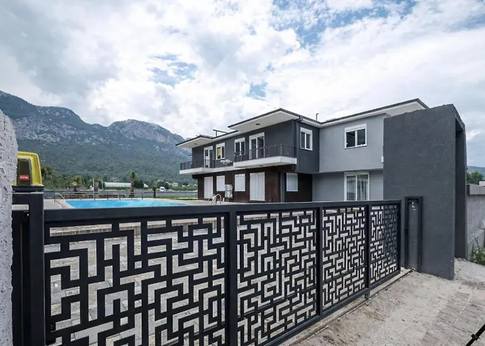 Palmiye Home Havuzlu Apart Dag Manzarali Goeynuek Kemer