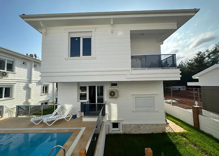 Sakin Bir Muhit, Merkeze Yakin Tatil Koeyue, Villa